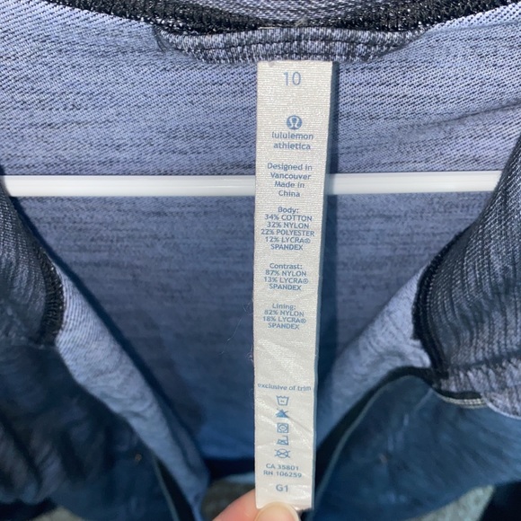 LIKE NEW Lululemon zip-up jacket - Picture 7 of 7